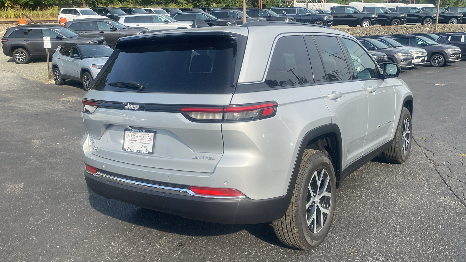 2024 Jeep Grand Cherokee Limited 28