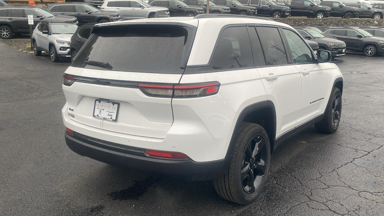 2024 Jeep Grand Cherokee Altitude X 28