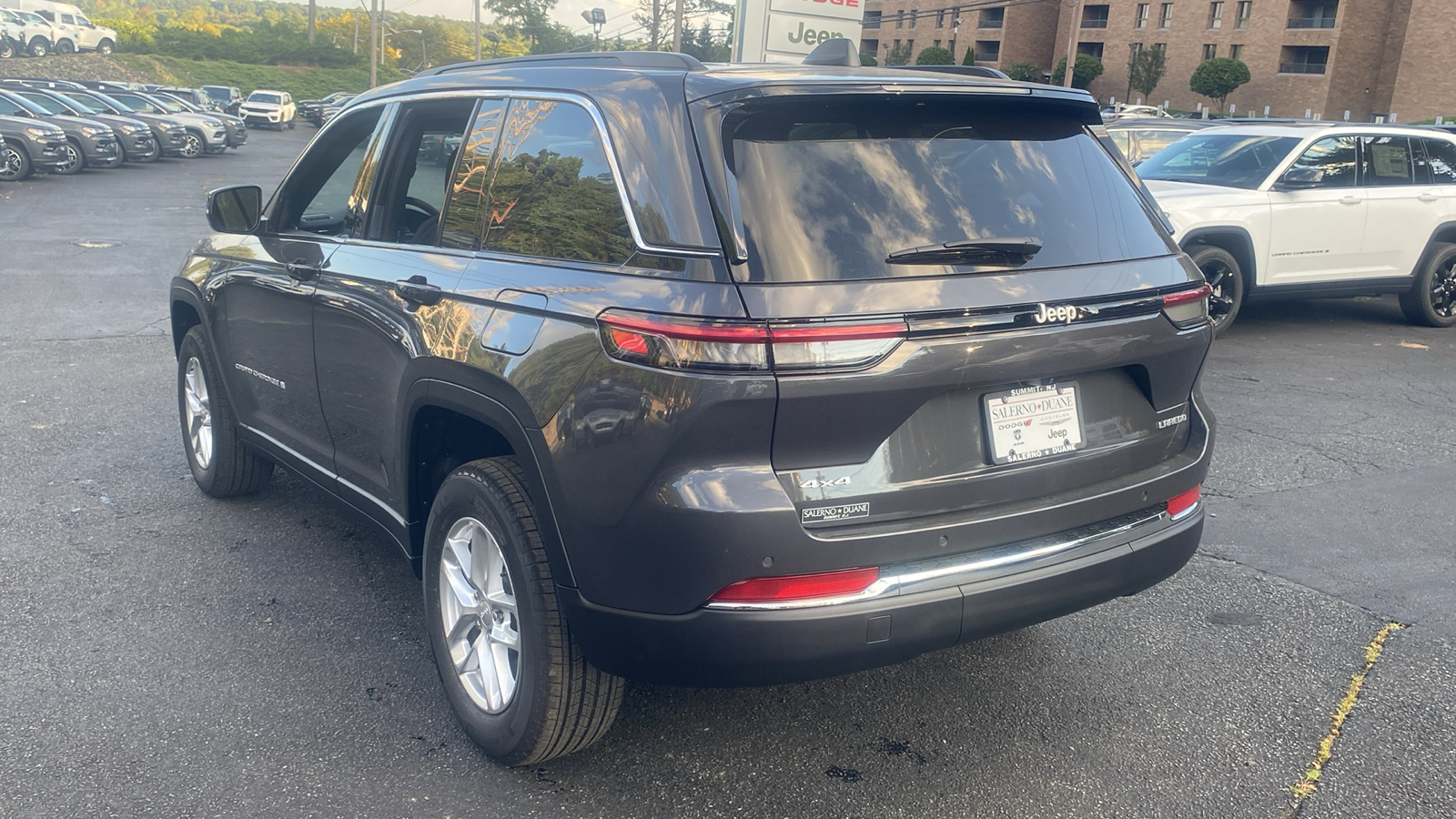 2024 Jeep Grand Cherokee Laredo X 24