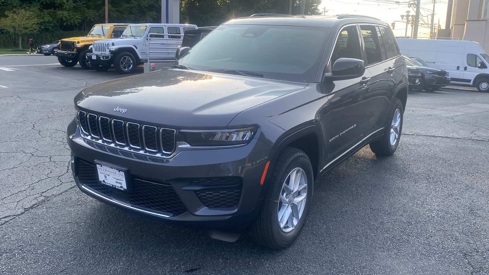 2024 Jeep Grand Cherokee Laredo X 3