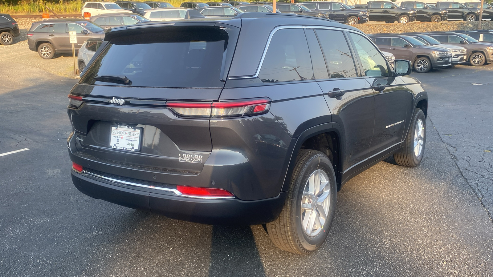 2024 Jeep Grand Cherokee Laredo X 27