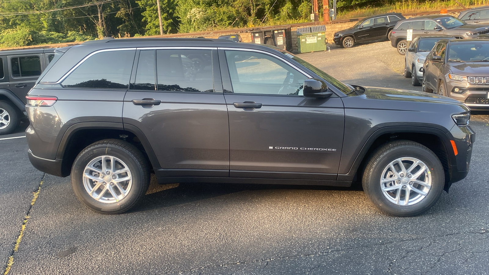 2024 Jeep Grand Cherokee Laredo X 28