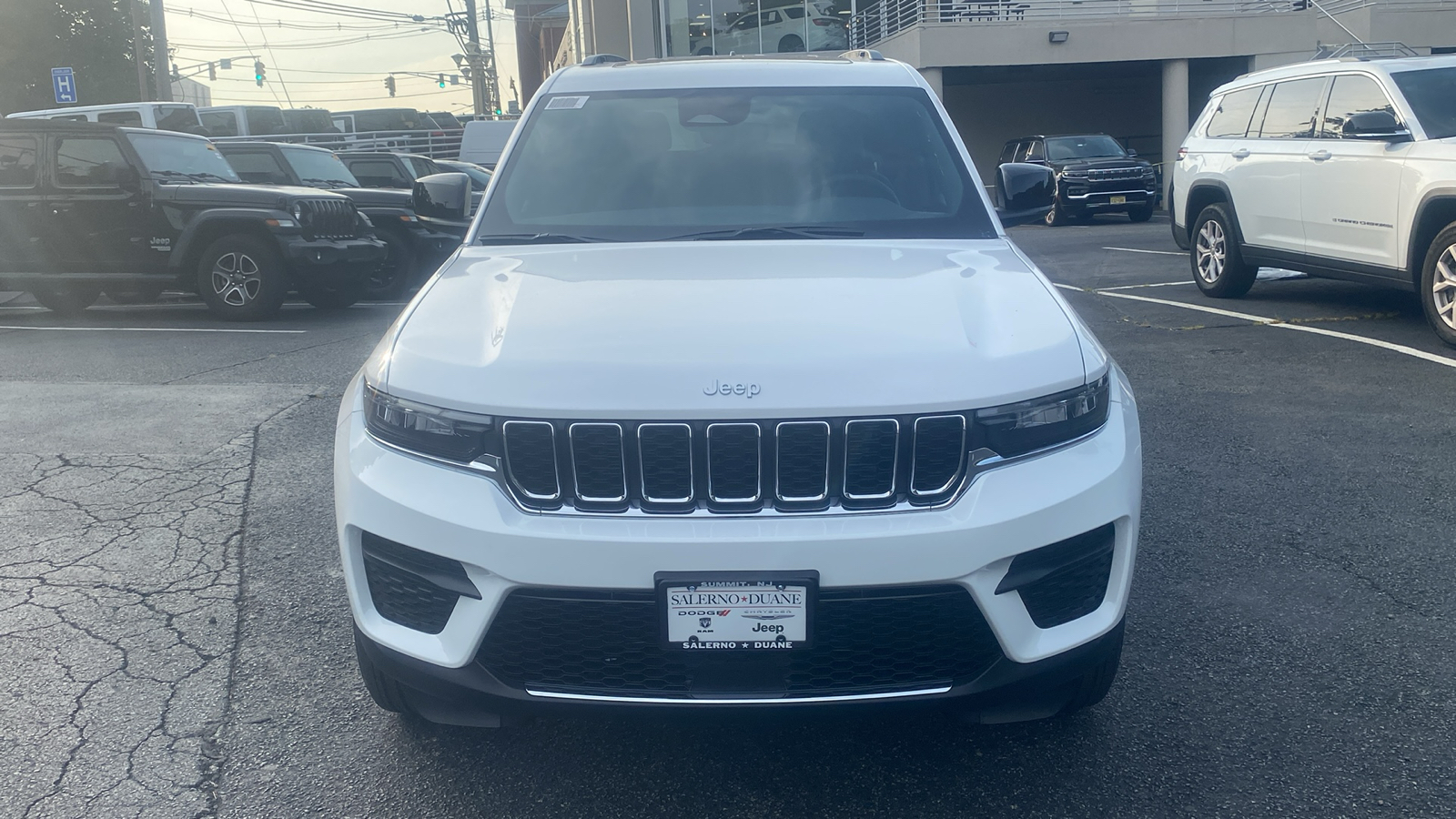 2024 Jeep Grand Cherokee Laredo X 2