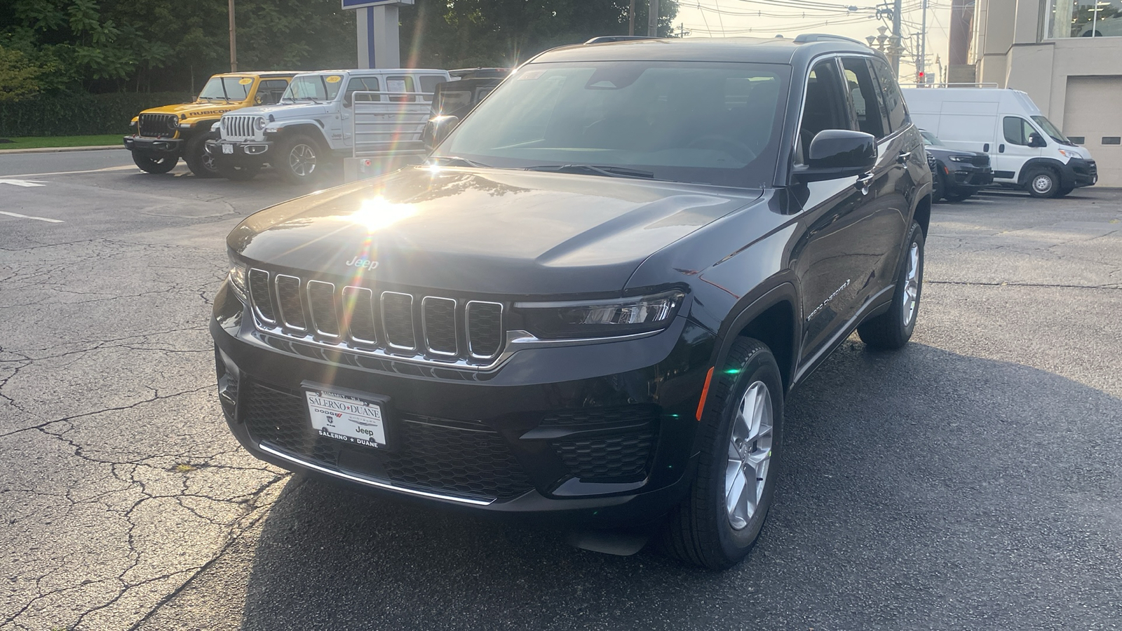 2024 Jeep Grand Cherokee Laredo X 3