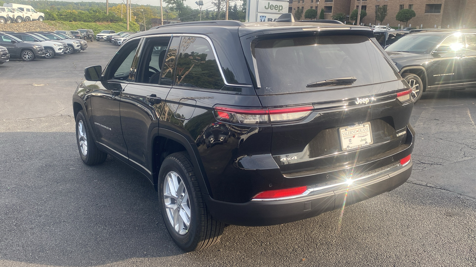 2024 Jeep Grand Cherokee Laredo X 25