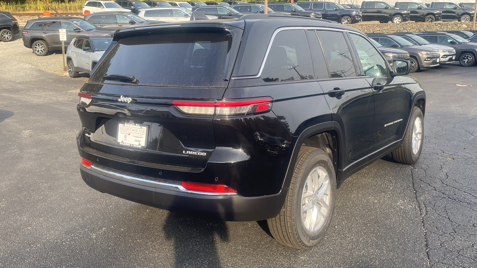 2024 Jeep Grand Cherokee Laredo X 28