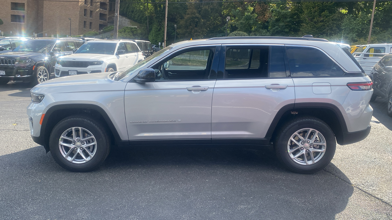 2024 Jeep Grand Cherokee Laredo X 4