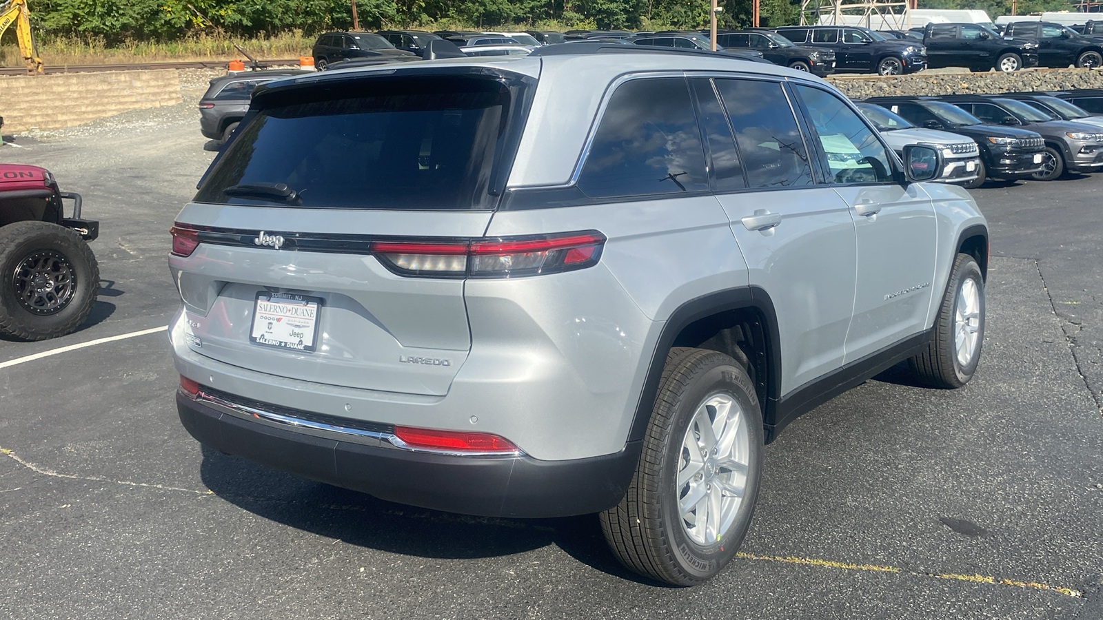 2024 Jeep Grand Cherokee Laredo X 28