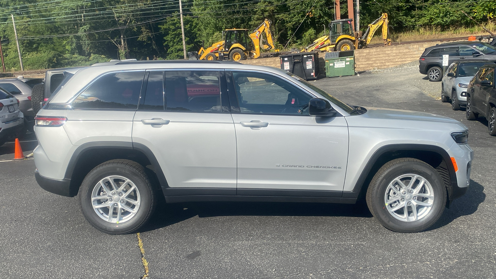 2024 Jeep Grand Cherokee Laredo X 29