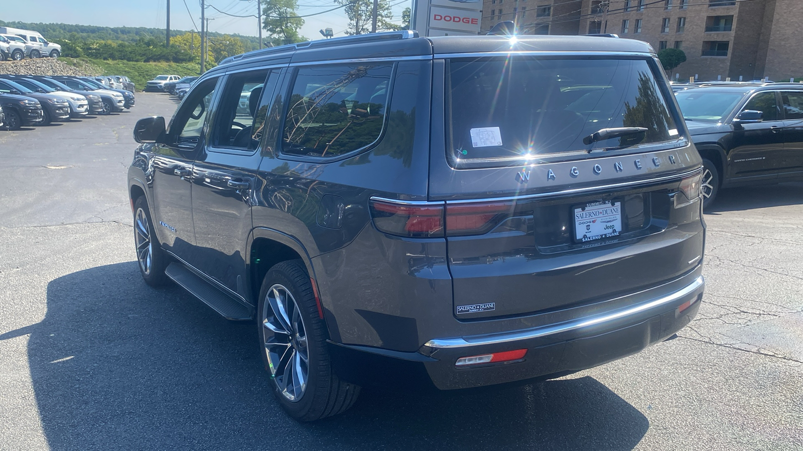 2024 Jeep Wagoneer Series II 25