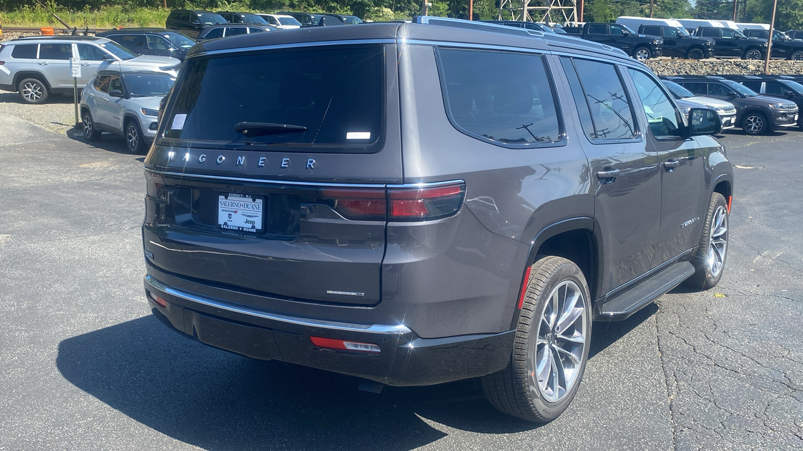 2024 Jeep Wagoneer Series II 28