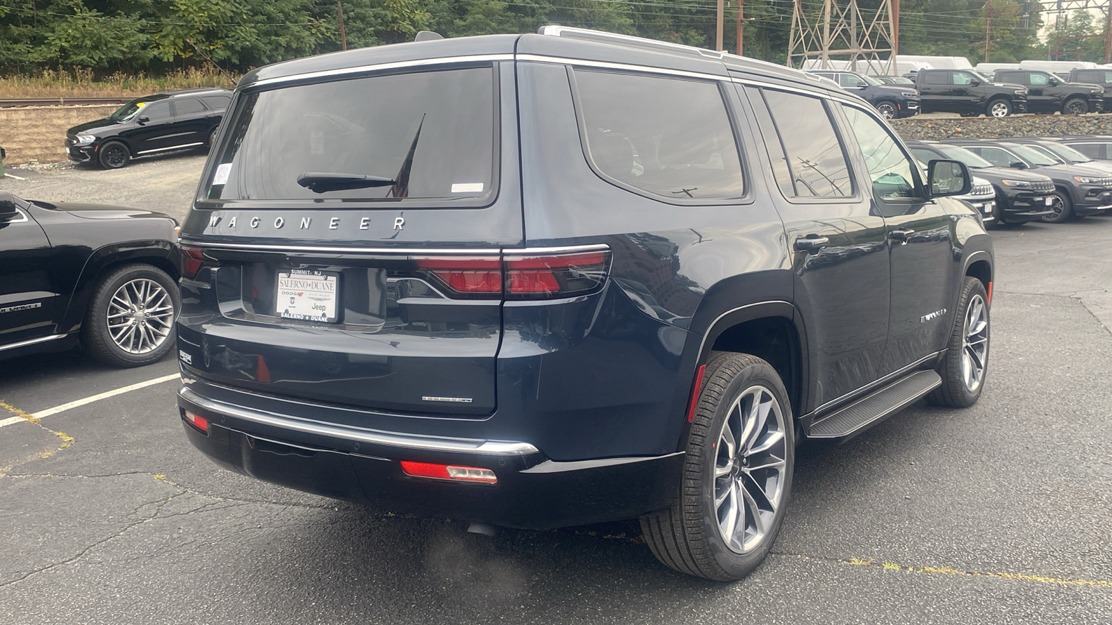 2024 Jeep Wagoneer Series II 28