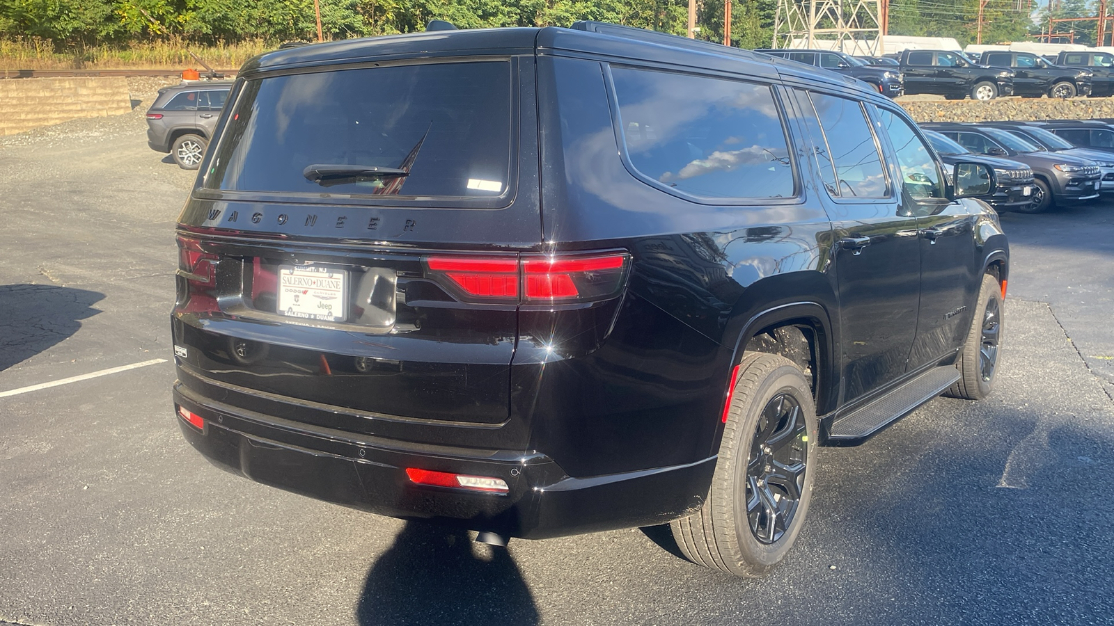 2024 Jeep Wagoneer L Series II Carbide 28