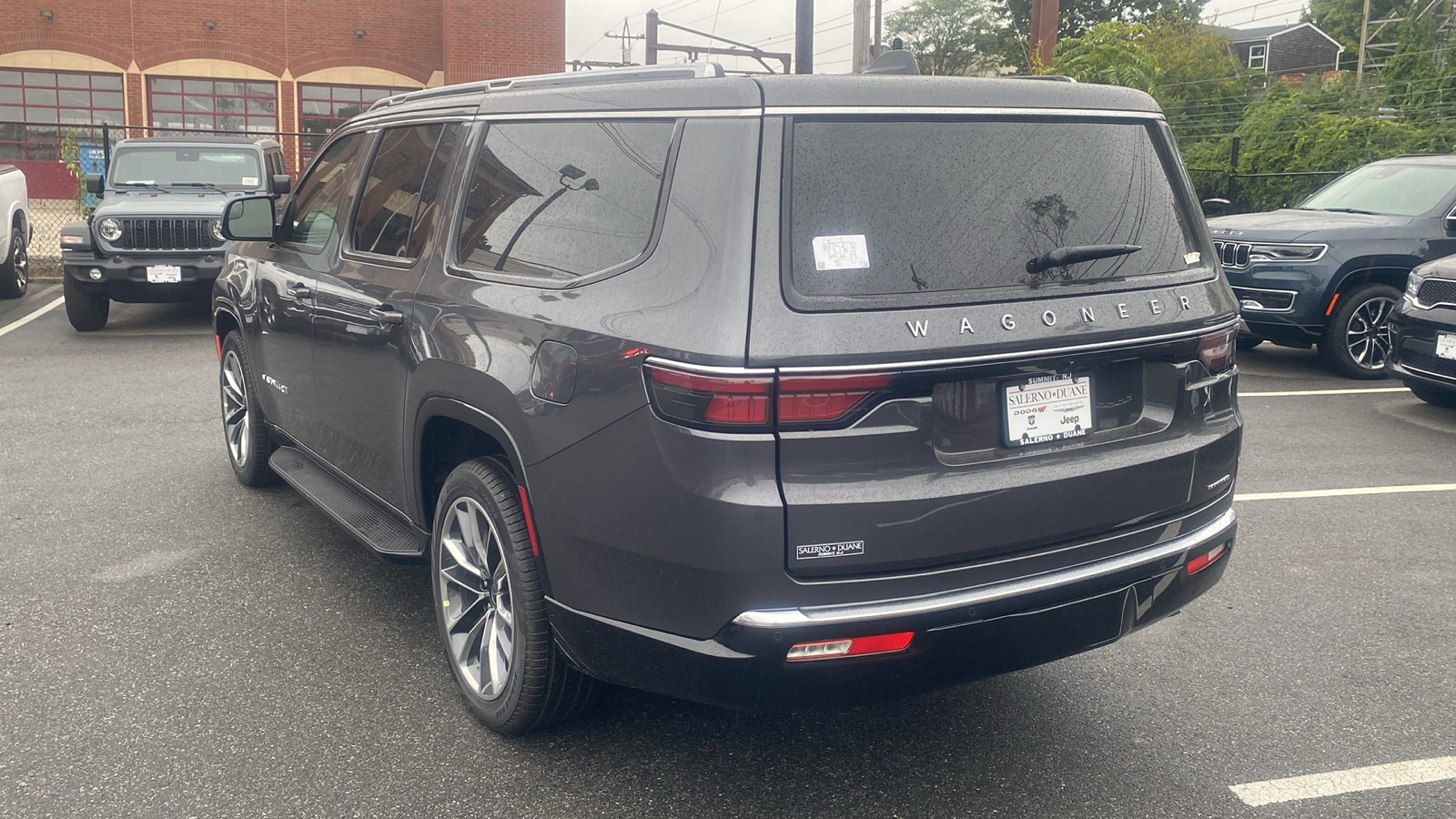 2024 Jeep Wagoneer L Series II 24