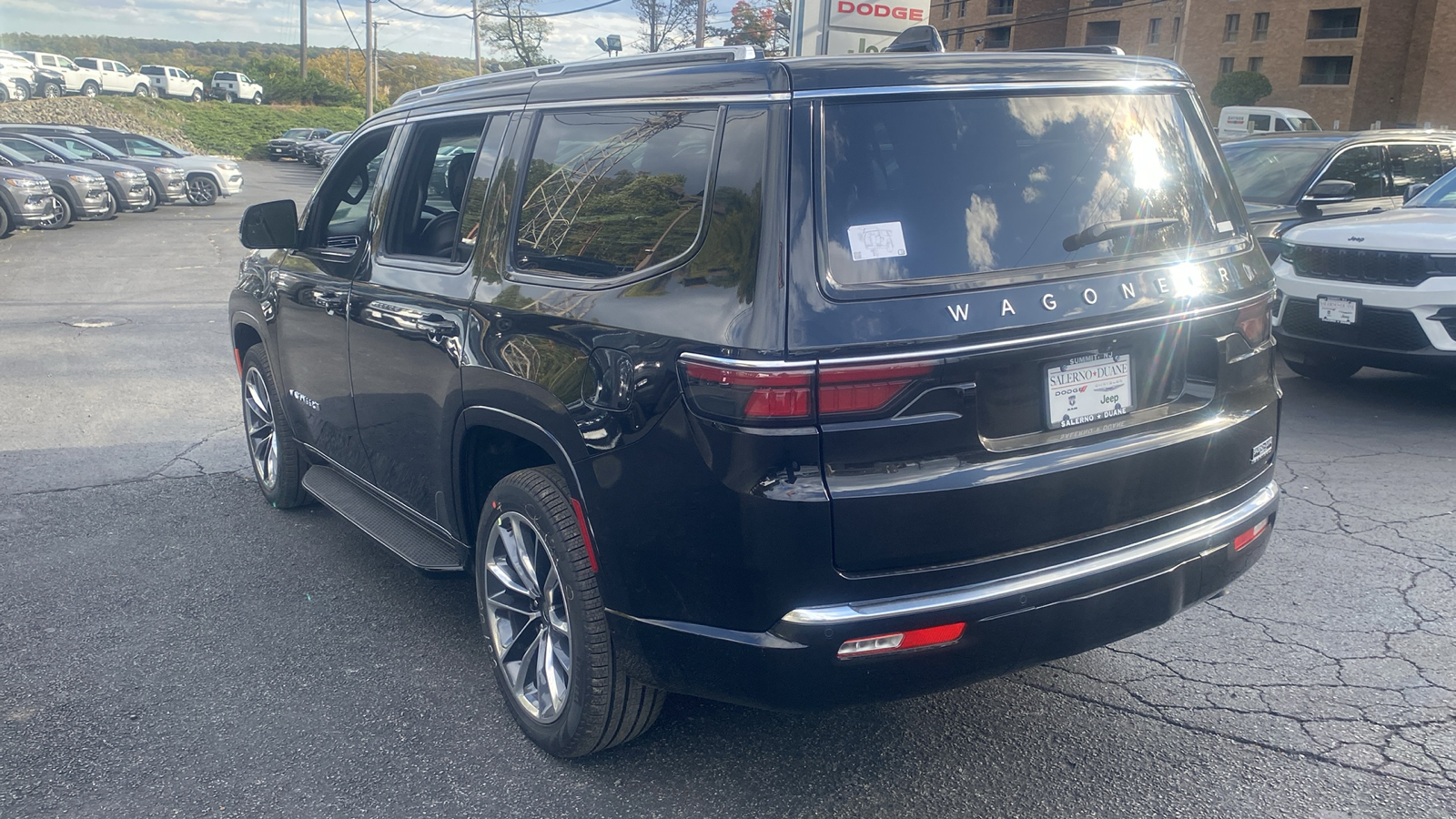 2024 Jeep Wagoneer Series II 23