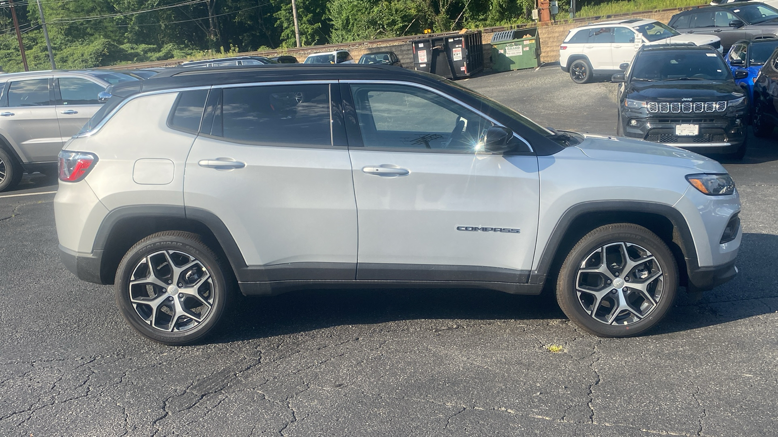 2024 Jeep Compass Limited 27