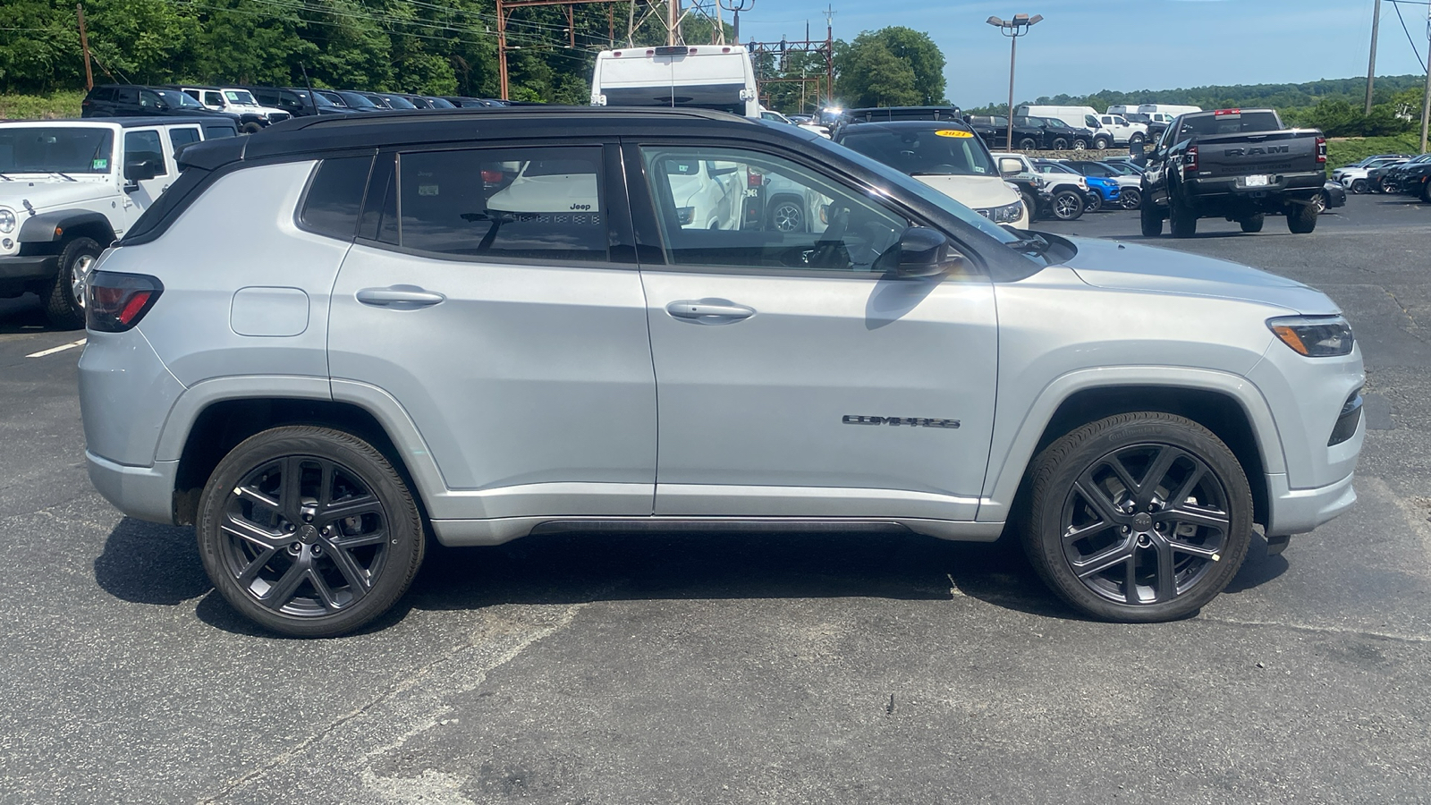 2024 Jeep Compass Limited 28