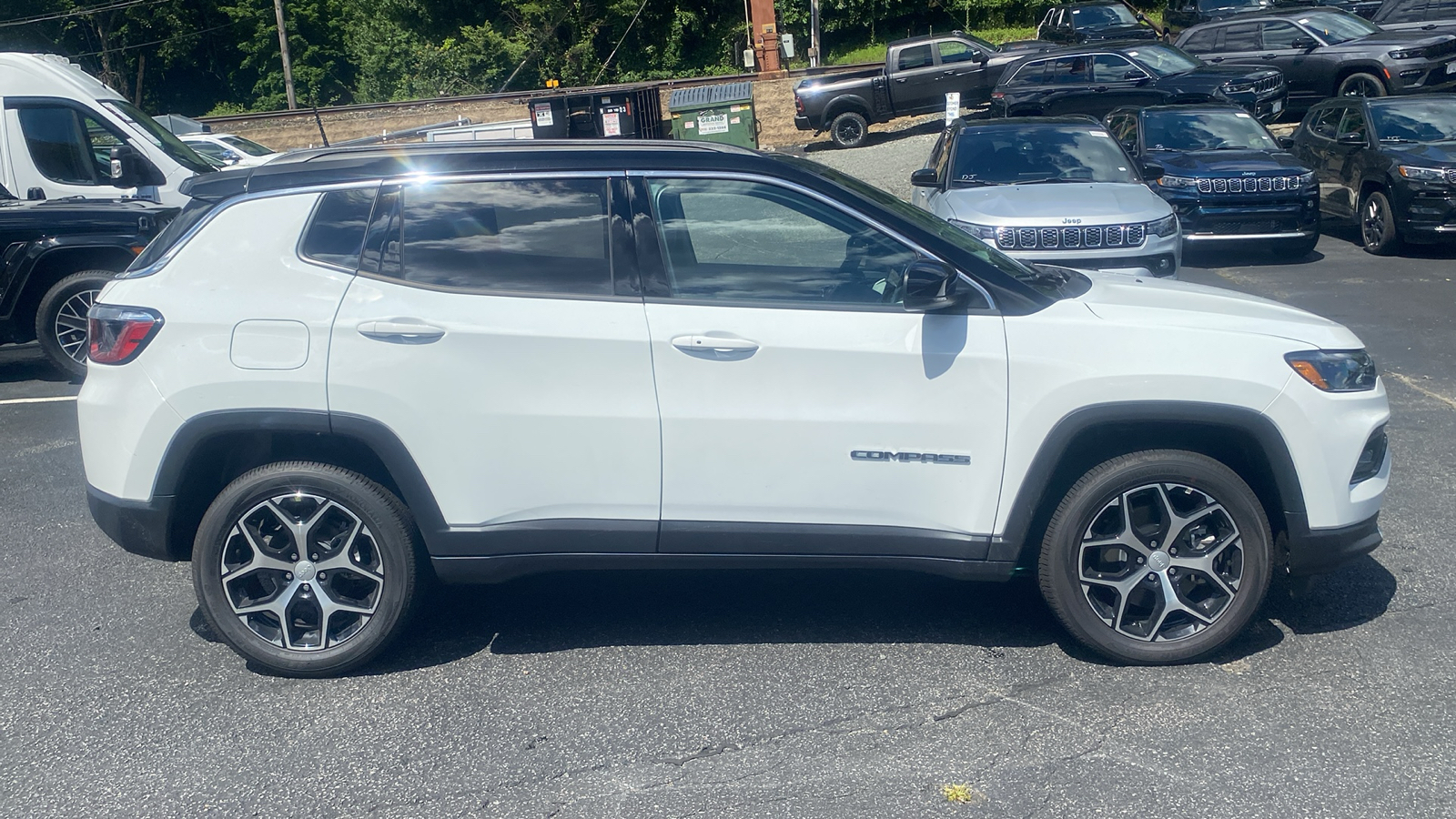 2024 Jeep Compass Limited 27