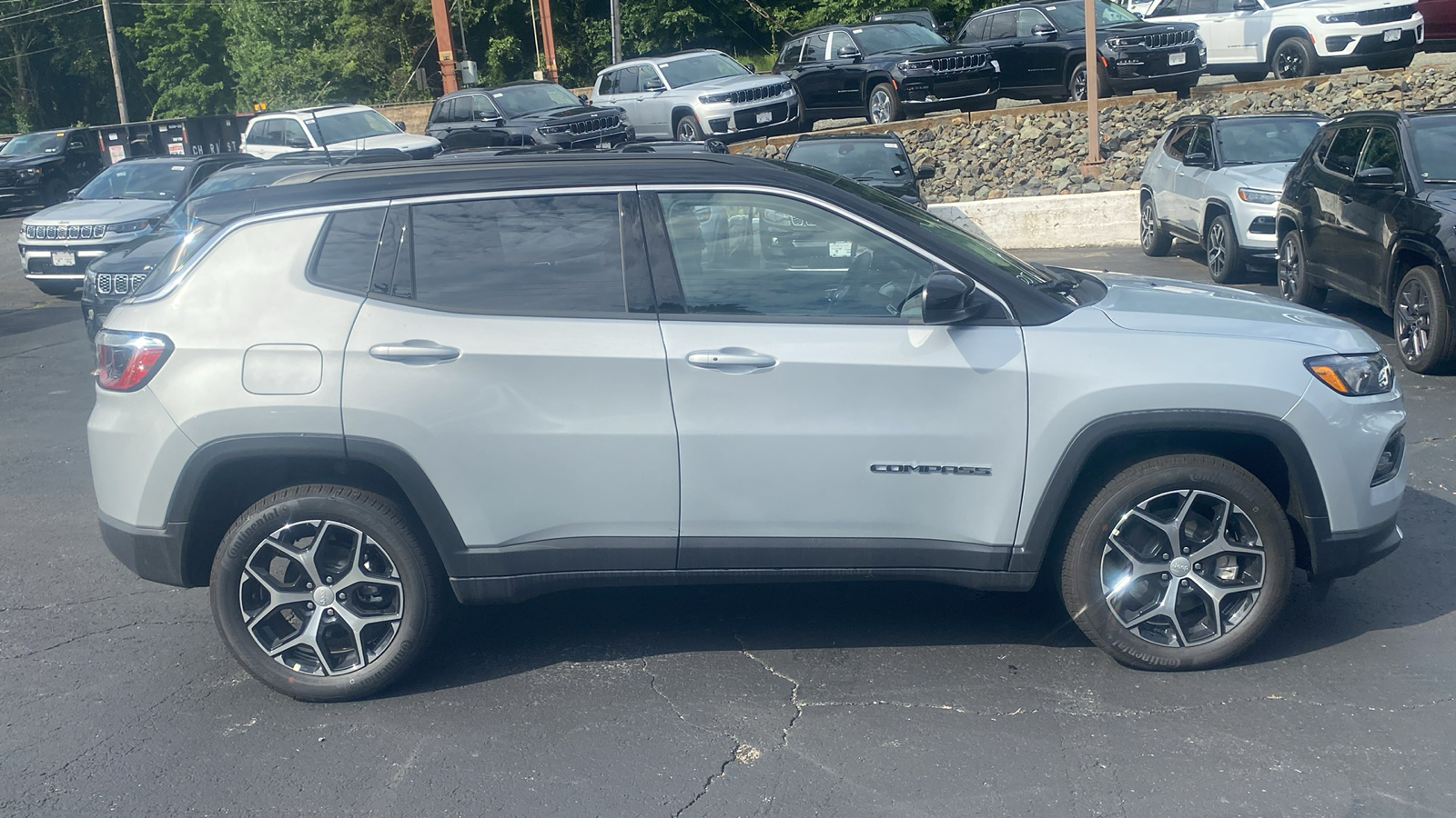 2024 Jeep Compass Limited 27