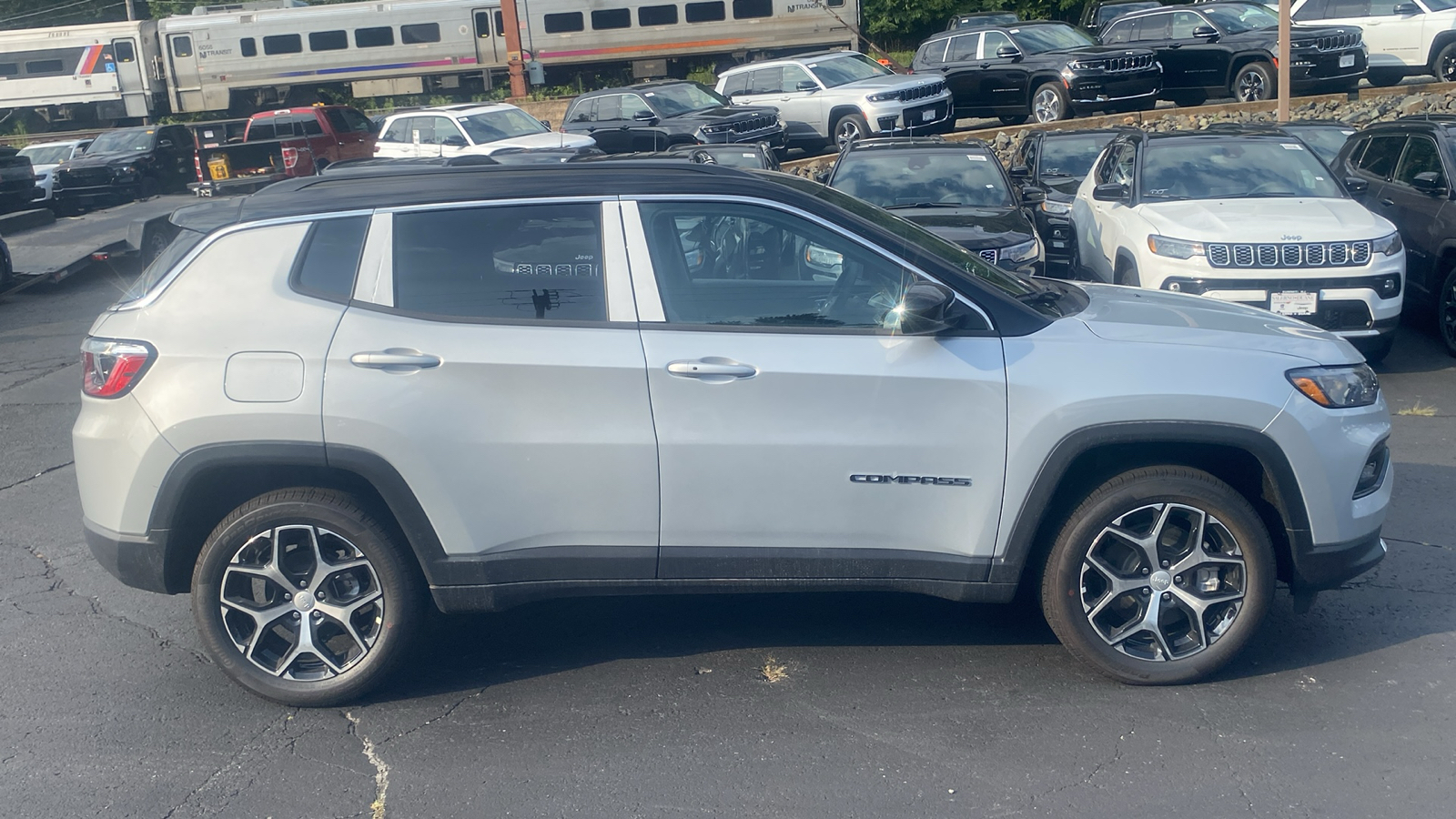 2024 Jeep Compass Limited 27