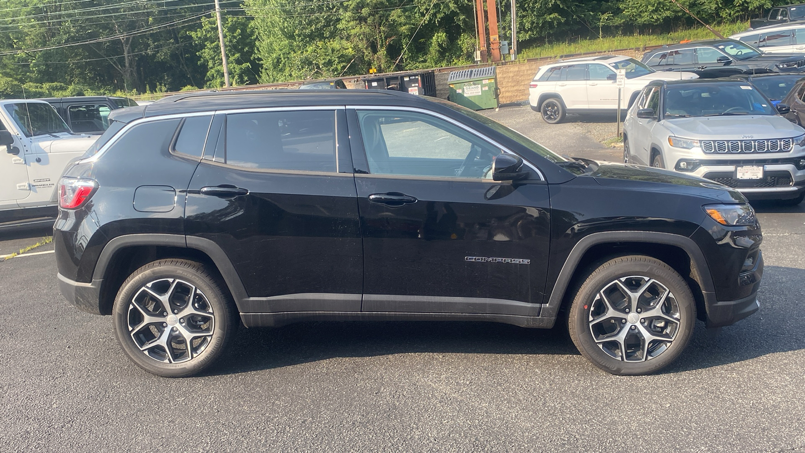 2024 Jeep Compass Limited 27