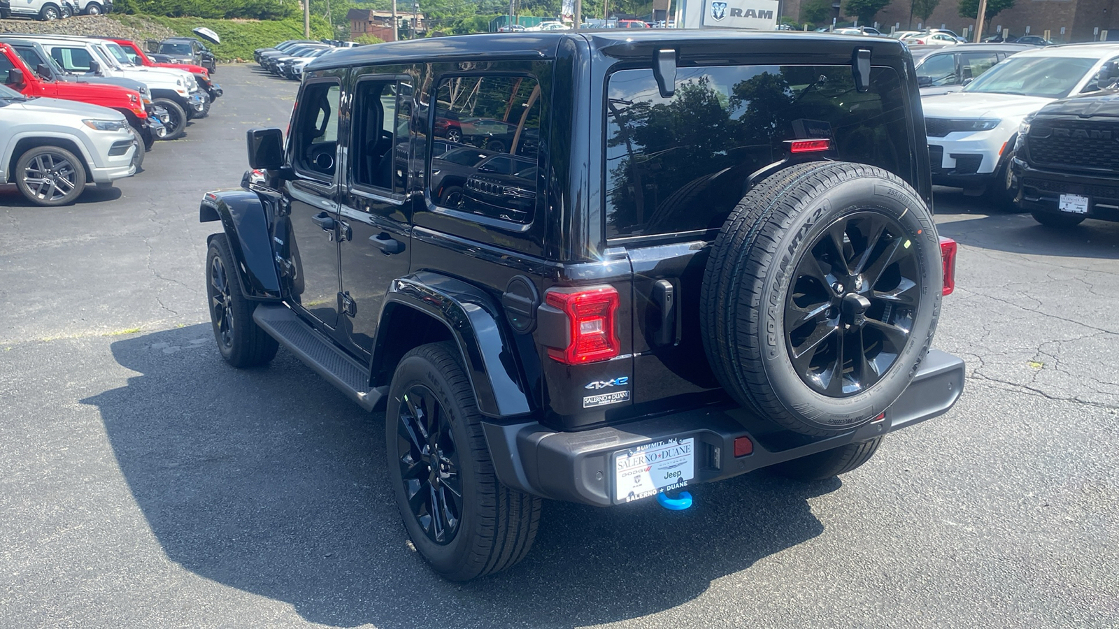 2024 Jeep Wrangler 4xe Sahara 24