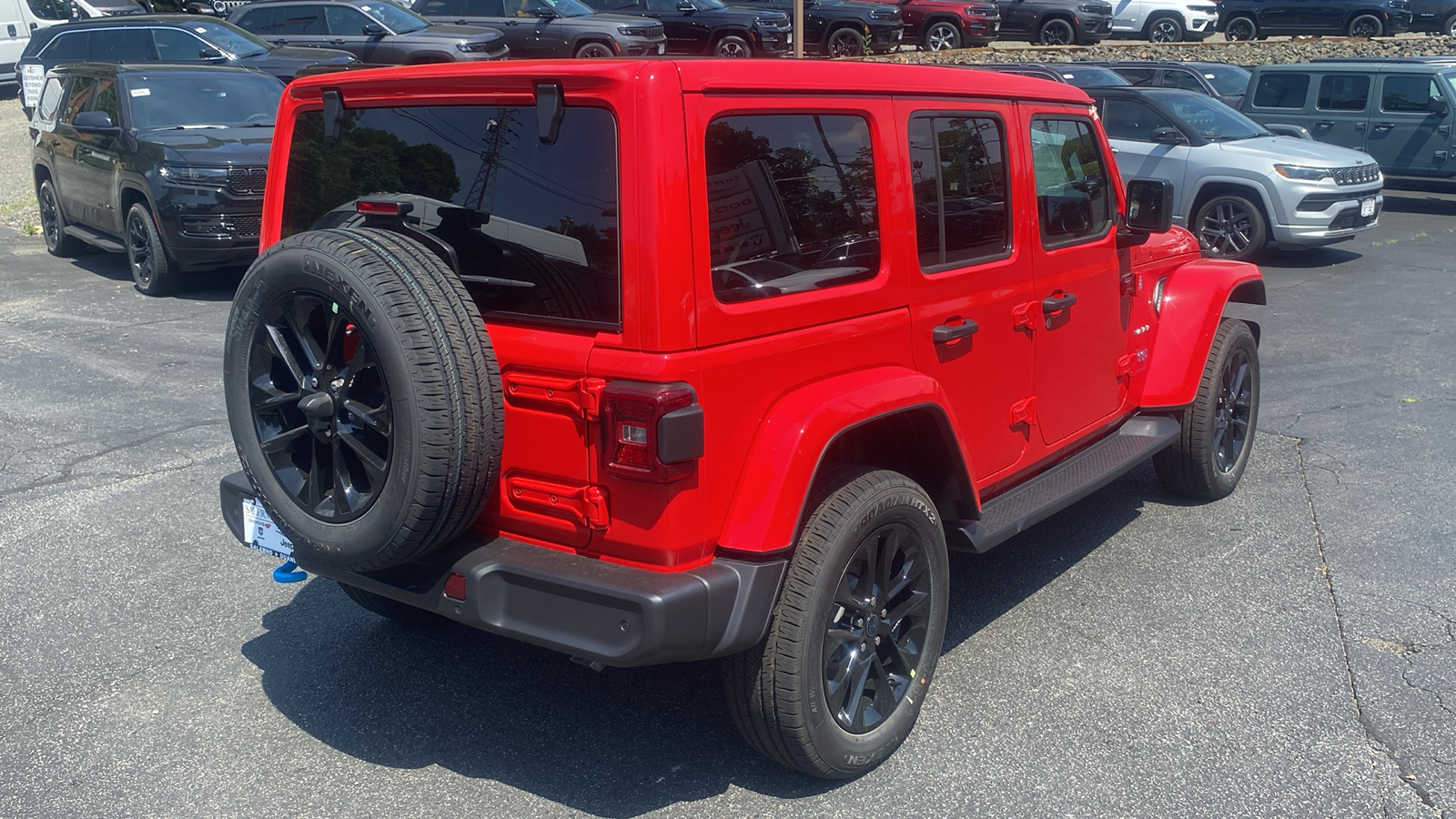 2024 Jeep Wrangler 4xe Sahara 27