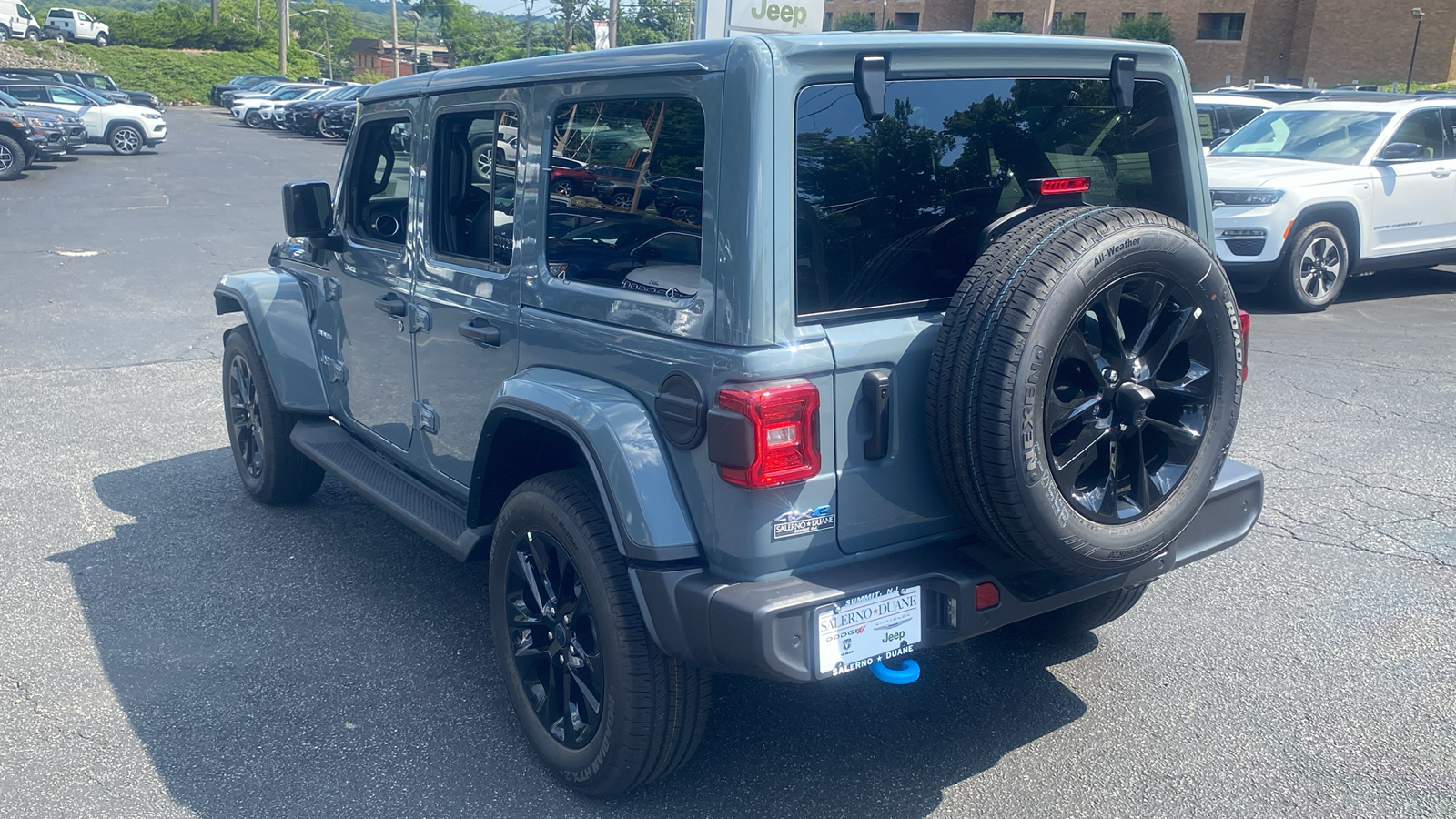 2024 Jeep Wrangler 4xe Sahara 24