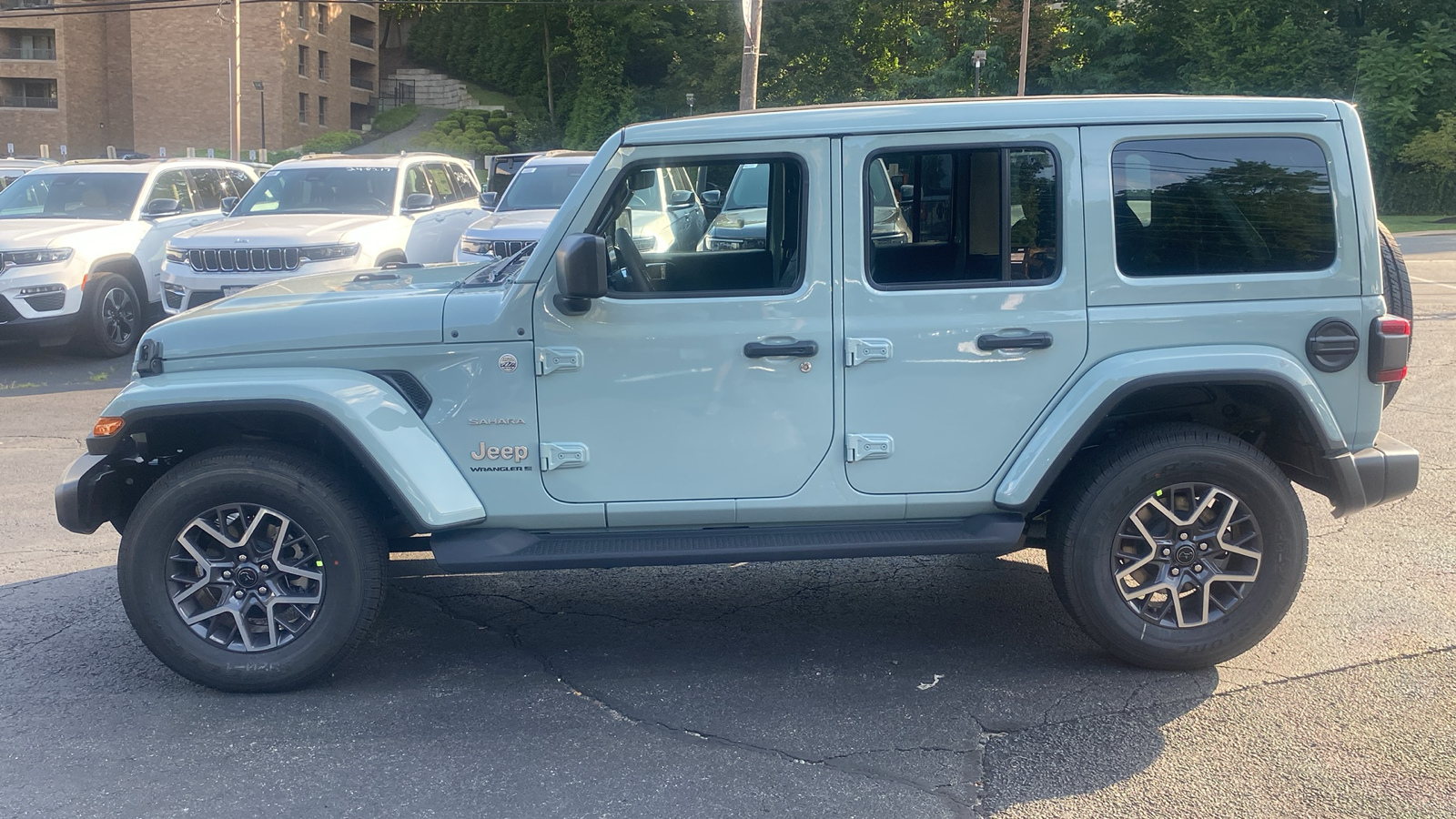 2024 Jeep Wrangler Sahara 4