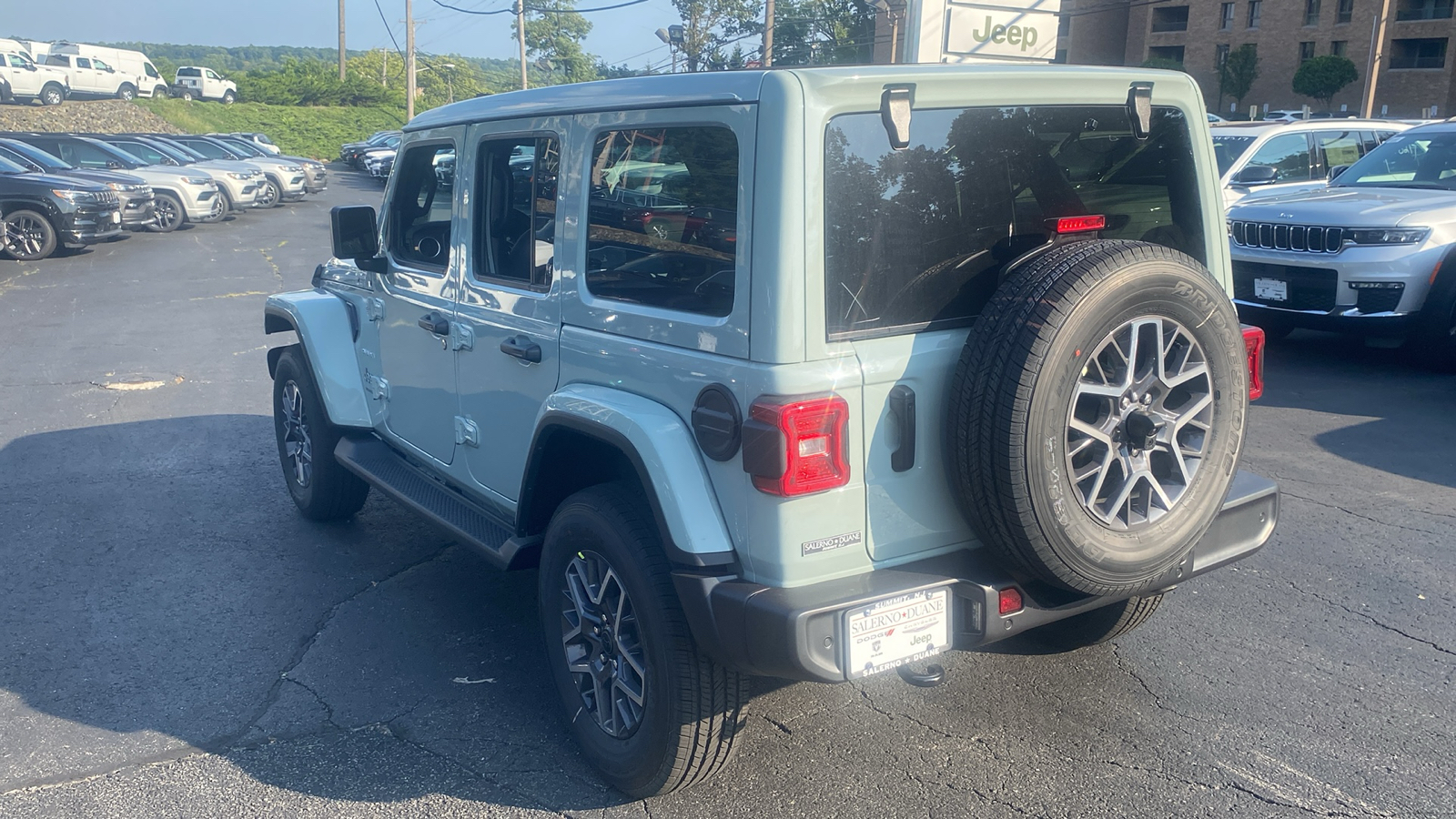 2024 Jeep Wrangler Sahara 24