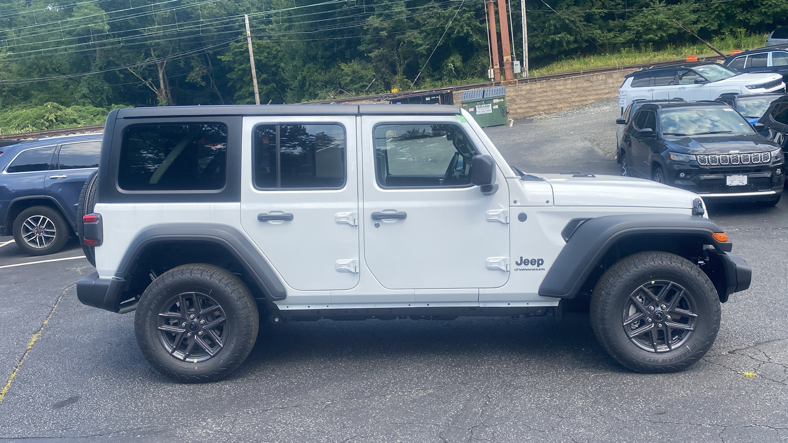 2024 Jeep Wrangler Sport S 27