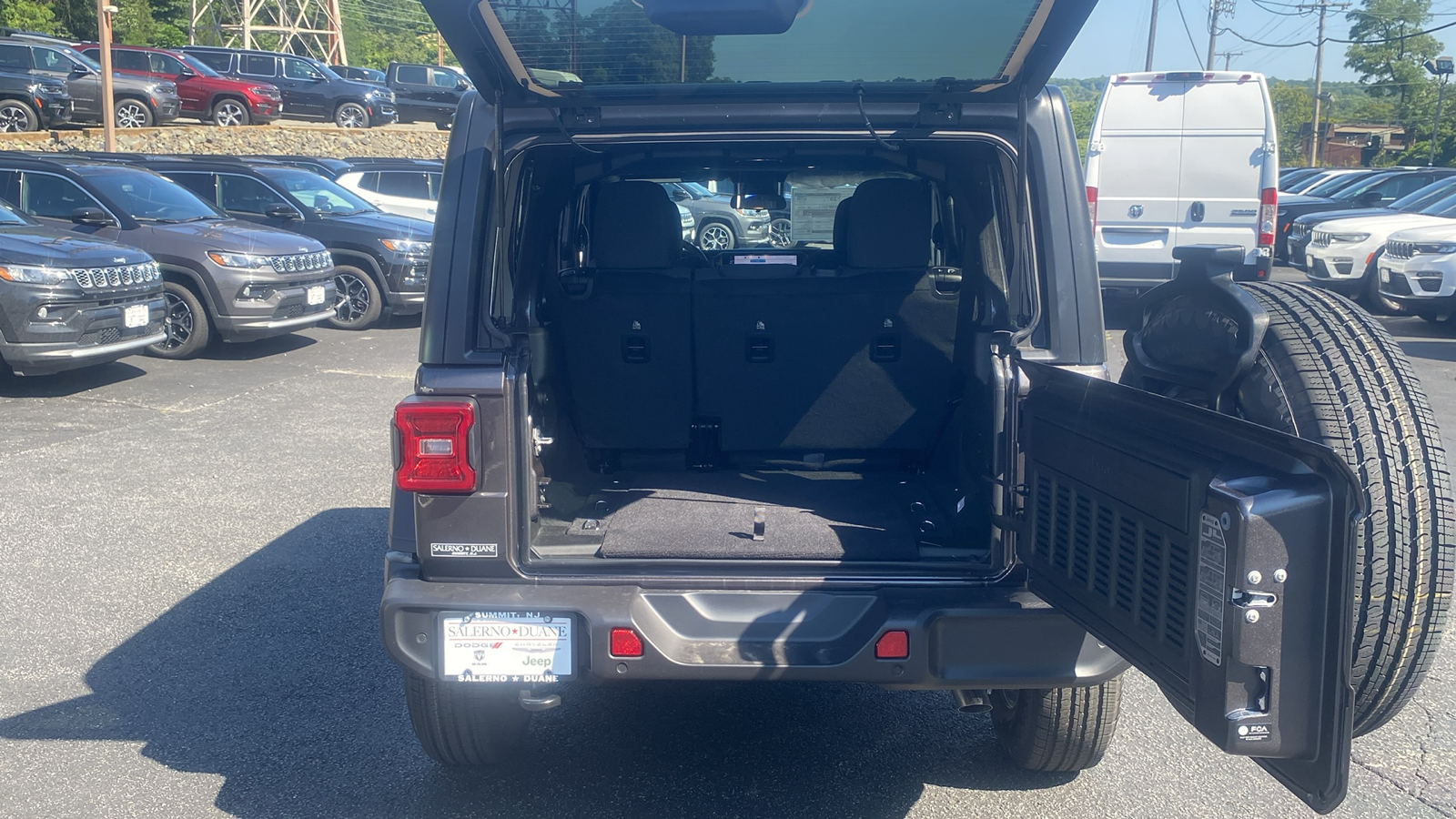 2024 Jeep Wrangler Sport S 25