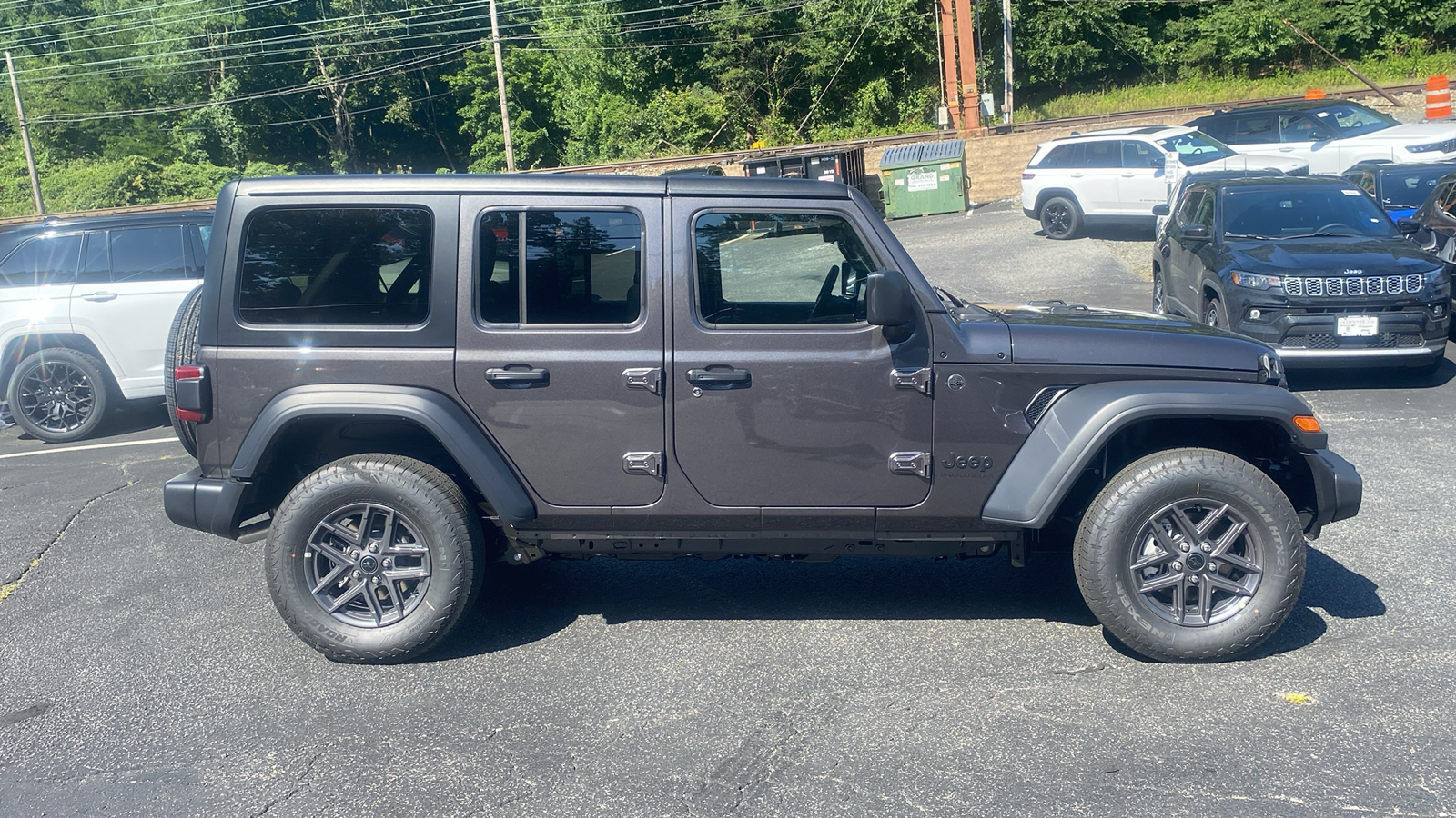 2024 Jeep Wrangler Sport S 27