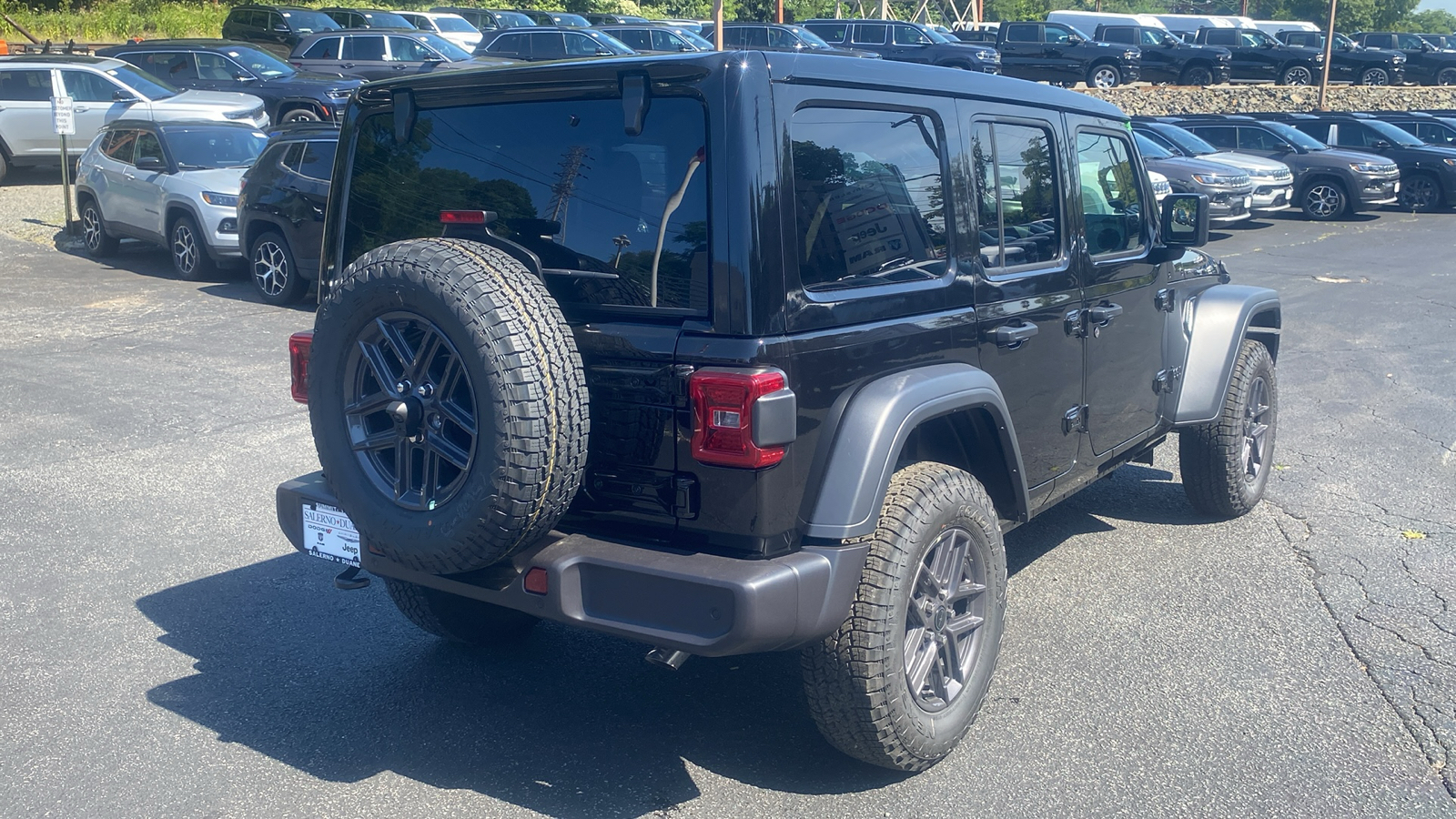 2024 Jeep Wrangler Sport S 27