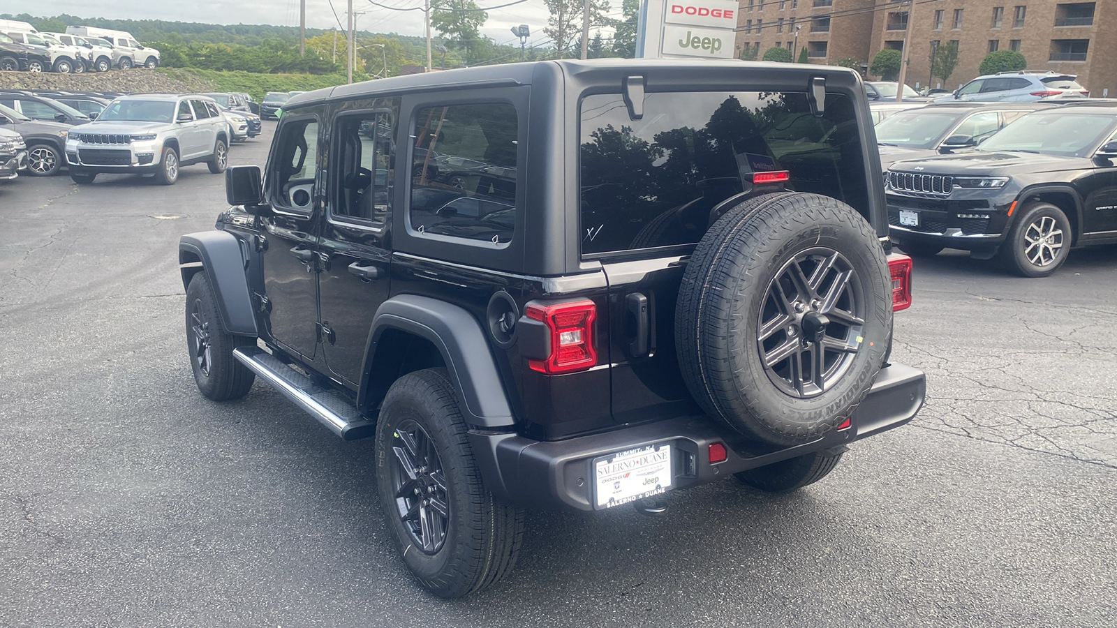 2024 Jeep Wrangler Sport S 24