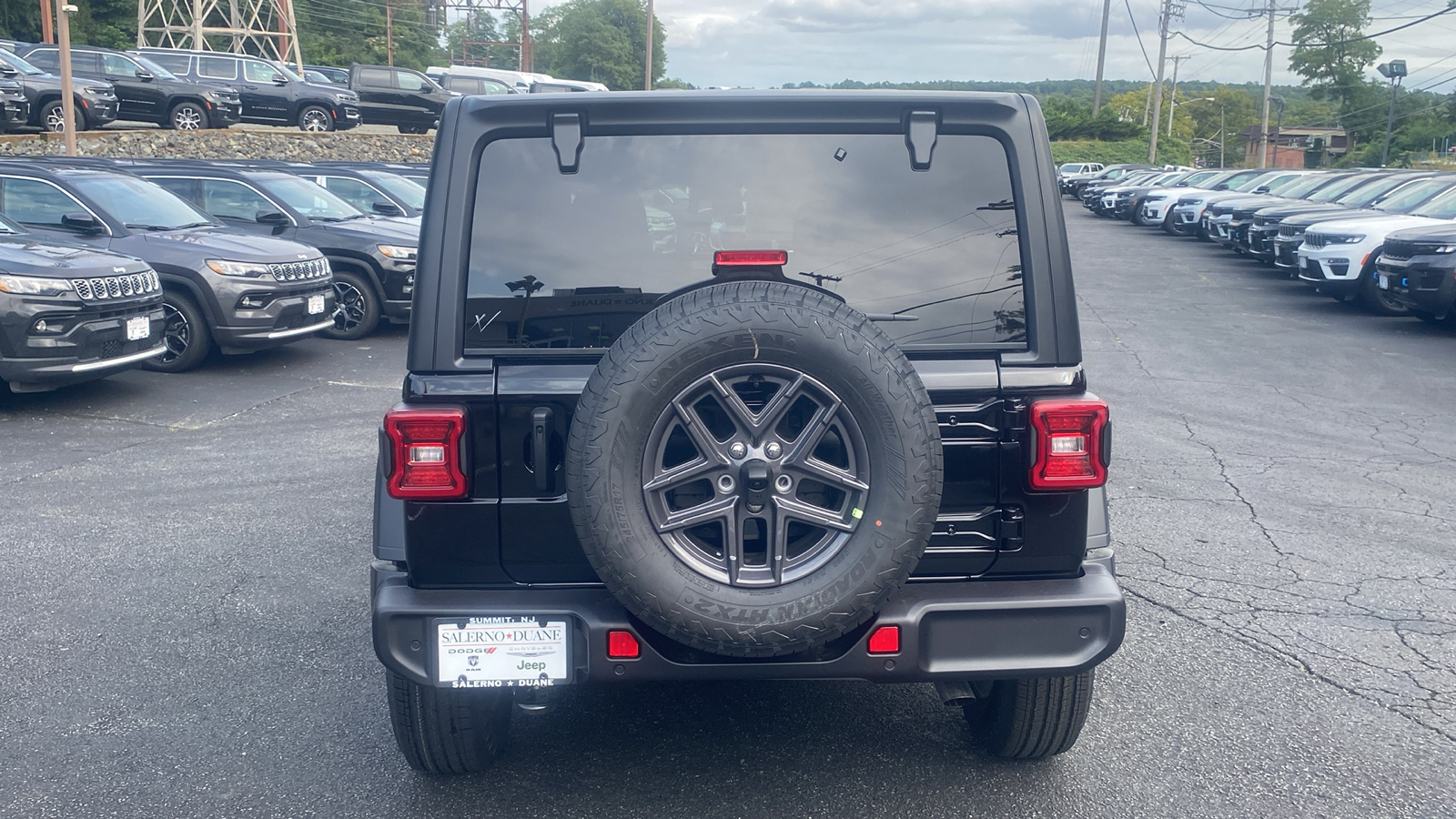 2024 Jeep Wrangler Sport S 25