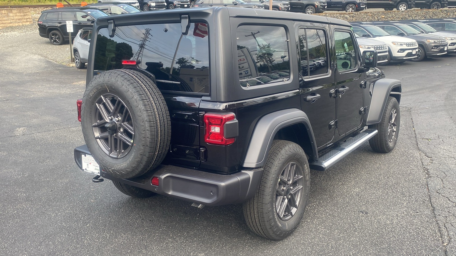 2024 Jeep Wrangler Sport S 27