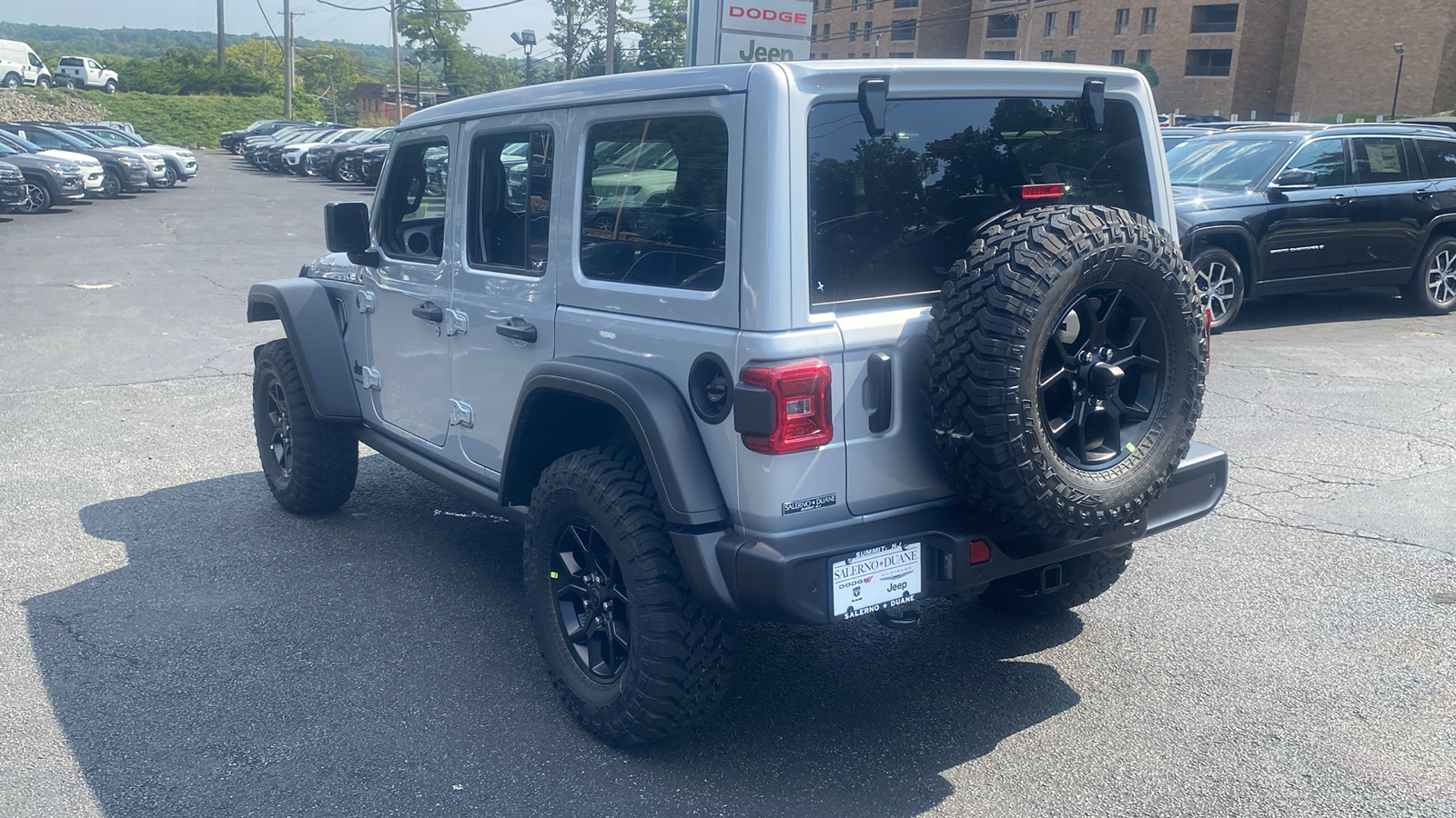 2024 Jeep Wrangler Willys 23