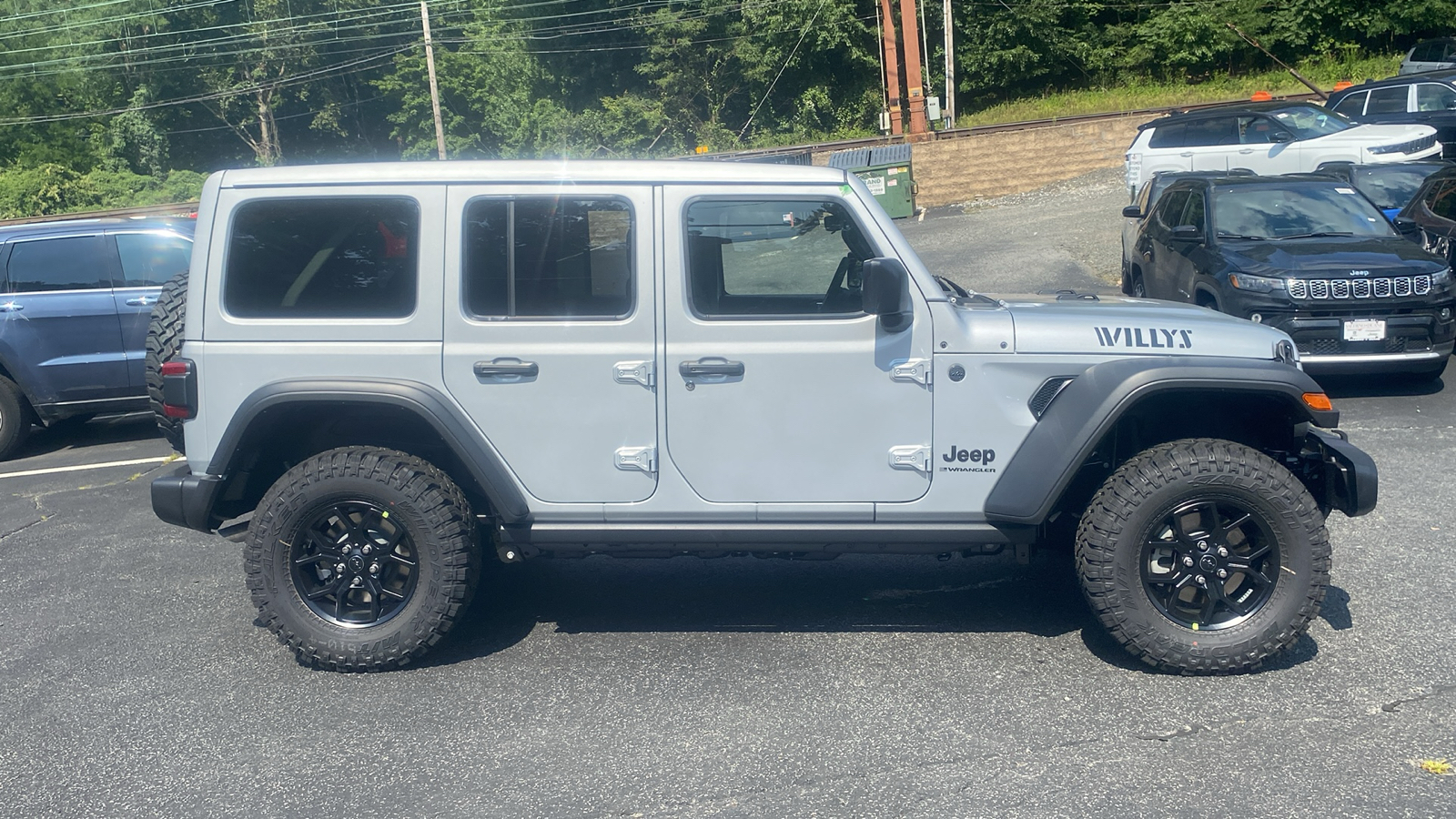 2024 Jeep Wrangler Willys 27