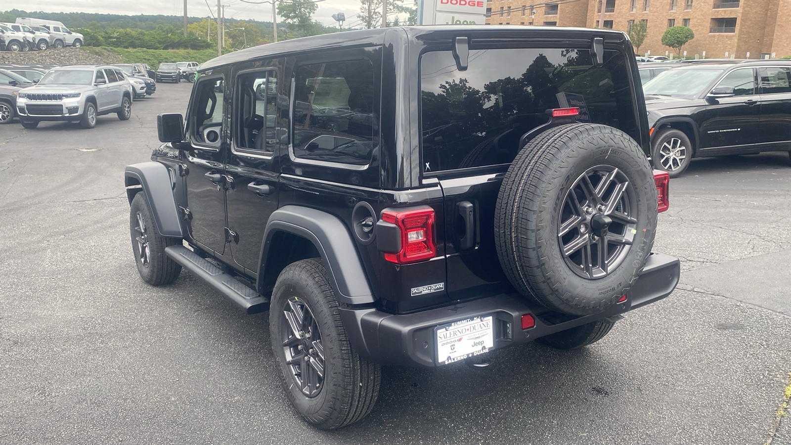 2024 Jeep Wrangler Sport S 24