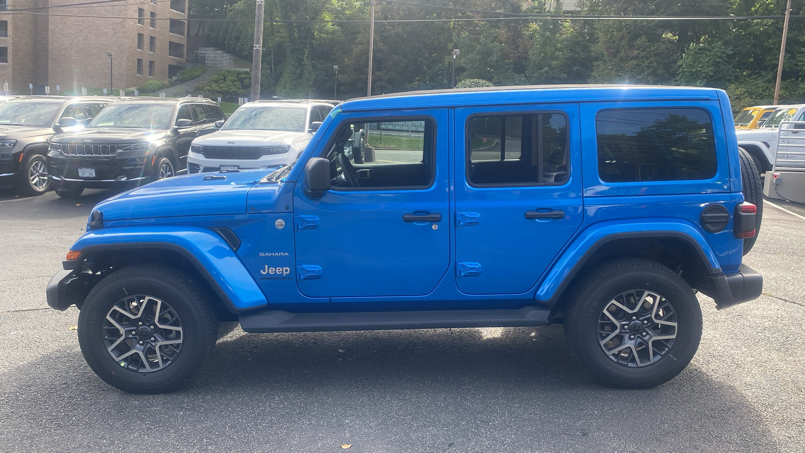 2024 Jeep Wrangler Sahara 4