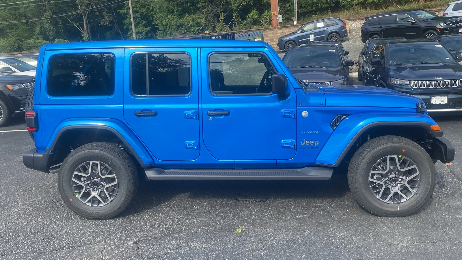 2024 Jeep Wrangler Sahara 28