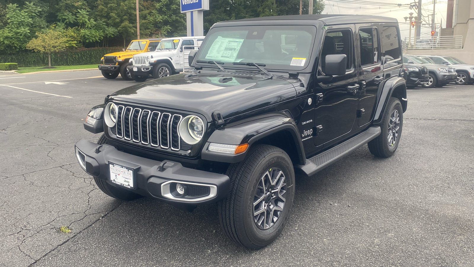 2024 Jeep Wrangler Sahara 3