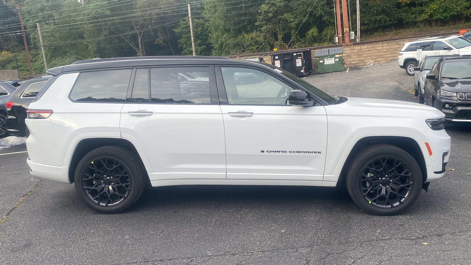 2025 Jeep Grand Cherokee L Summit Reserve 30