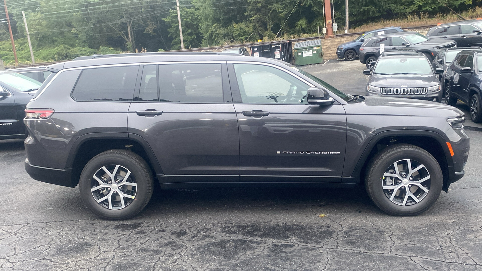 2025 Jeep Grand Cherokee L Limited 30