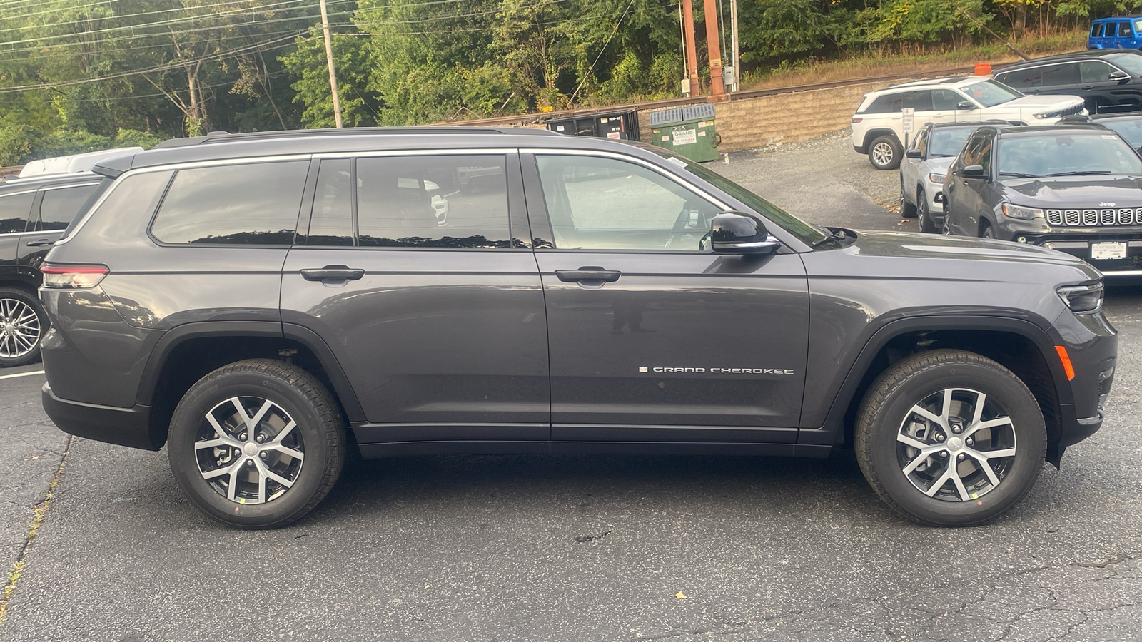 2025 Jeep Grand Cherokee L Limited 30