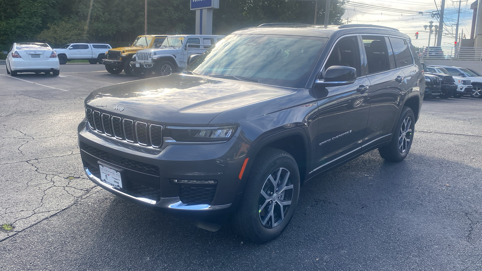 2025 Jeep Grand Cherokee L Limited 3