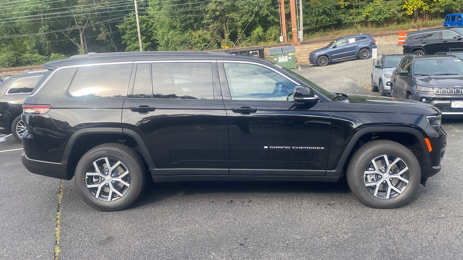 2025 Jeep Grand Cherokee L Limited 30