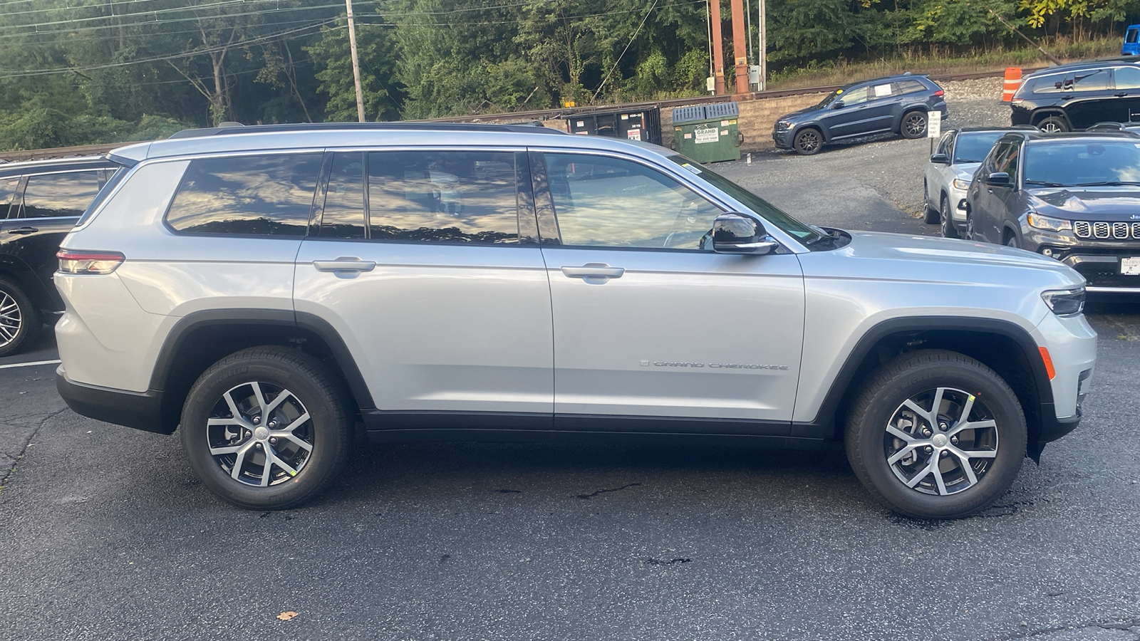 2025 Jeep Grand Cherokee L Limited 29