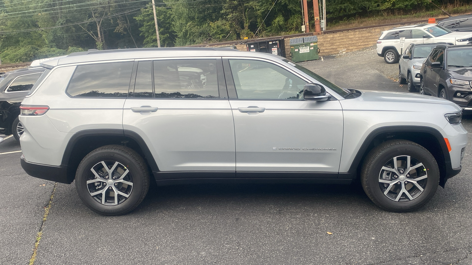 2025 Jeep Grand Cherokee L Limited 30